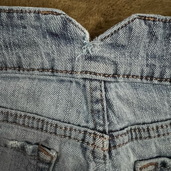 🚫SOLD🚫 Mossimo Low Cut Jean Shorts - Picture 4 of 6